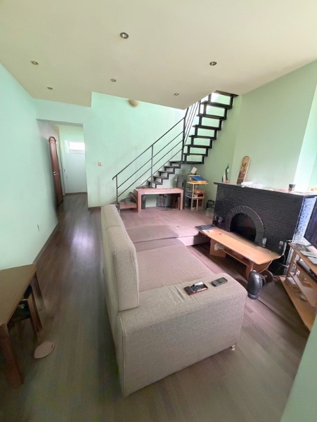 OP TE FRISSEN EIGENDOM MET BIJZONDERE INDELING - foto 4