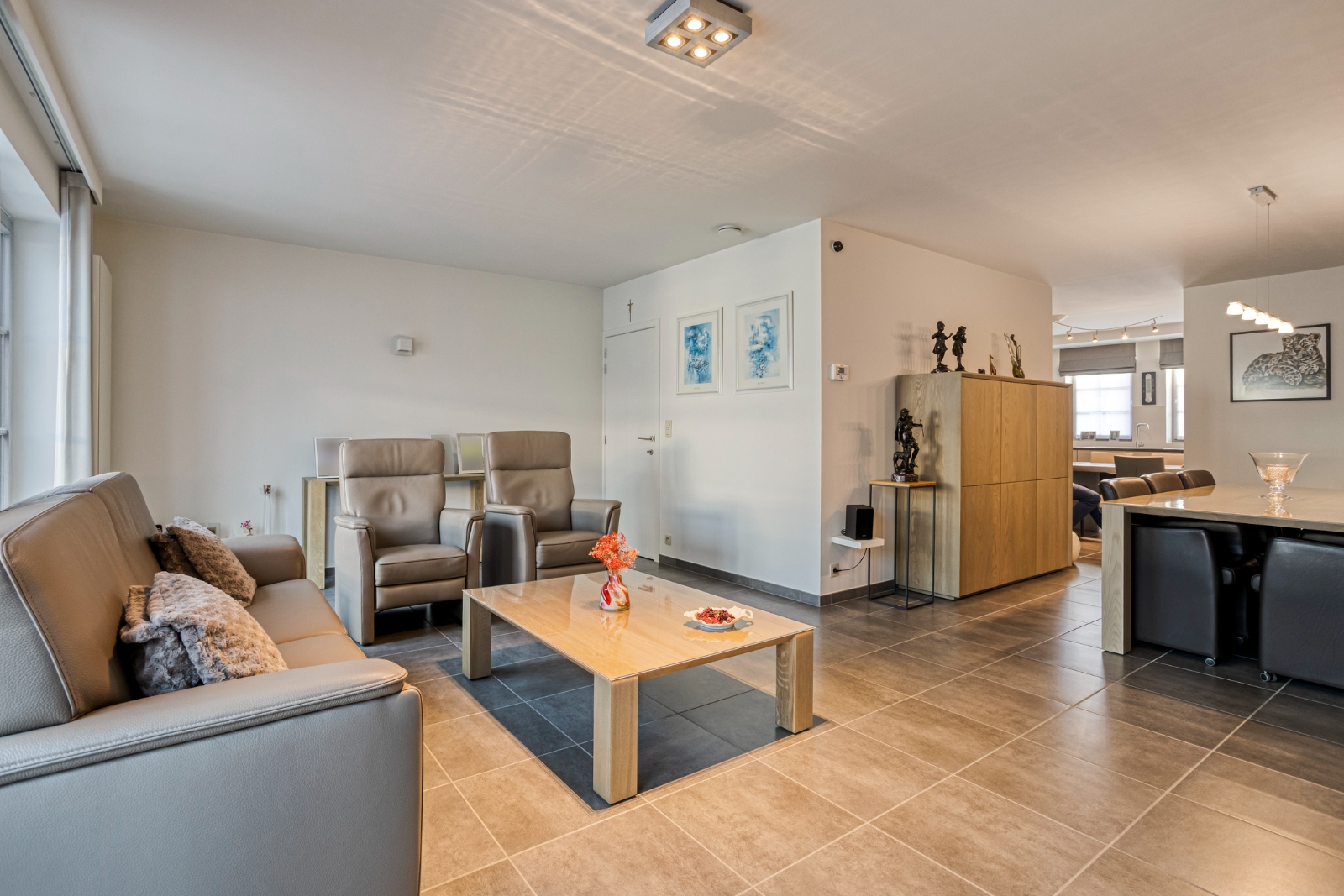 Prachtige instapklare woning in hartje van Staden (zeer ruim) - foto 5