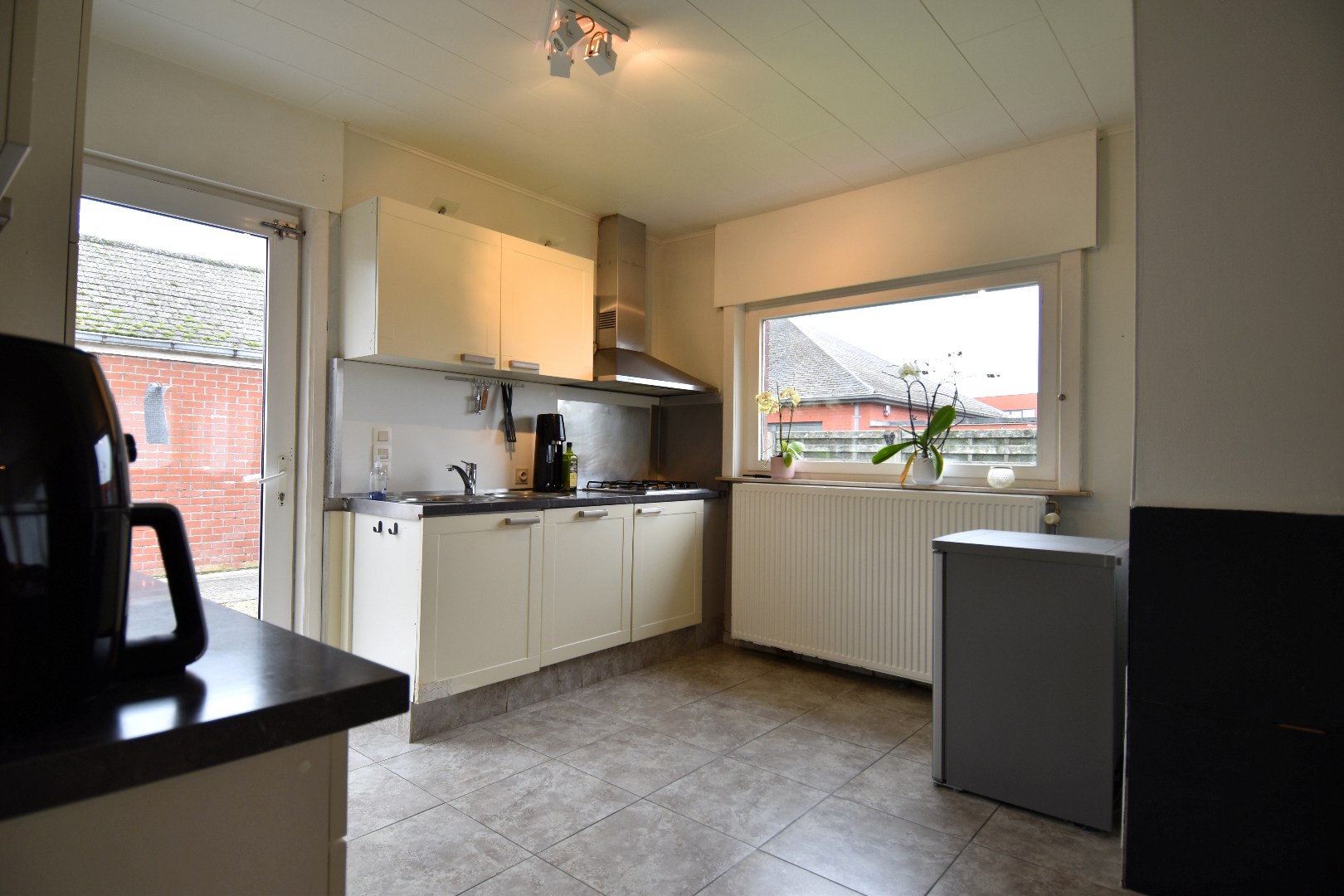 Alleenstaande woning op perceel van 1.062 m² te koop op rustige ligging vlakbij centrum-Gullegem - foto 2