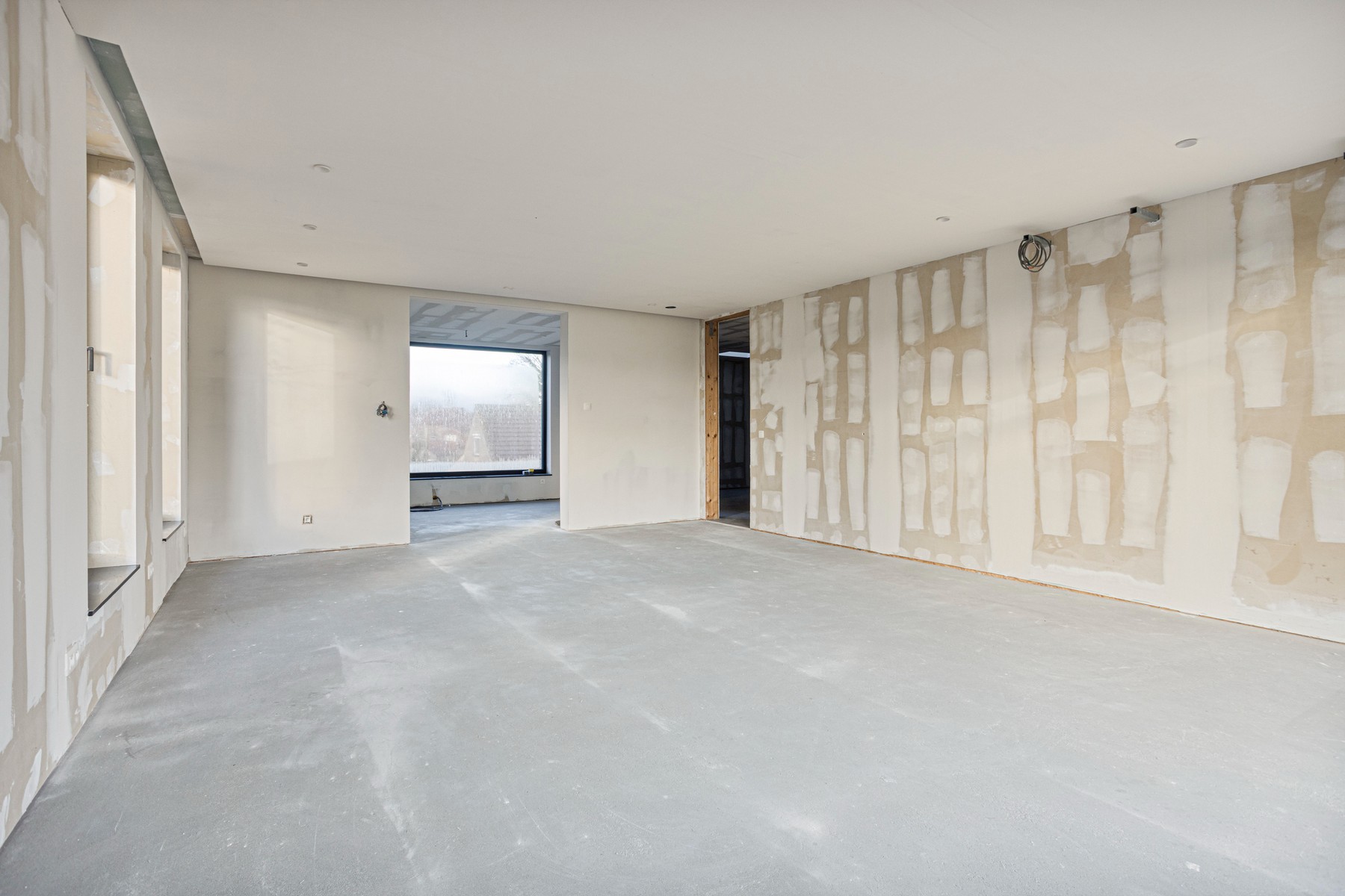 Moderne, af te werken woning op een perceel van 10a 58ca. - foto 5