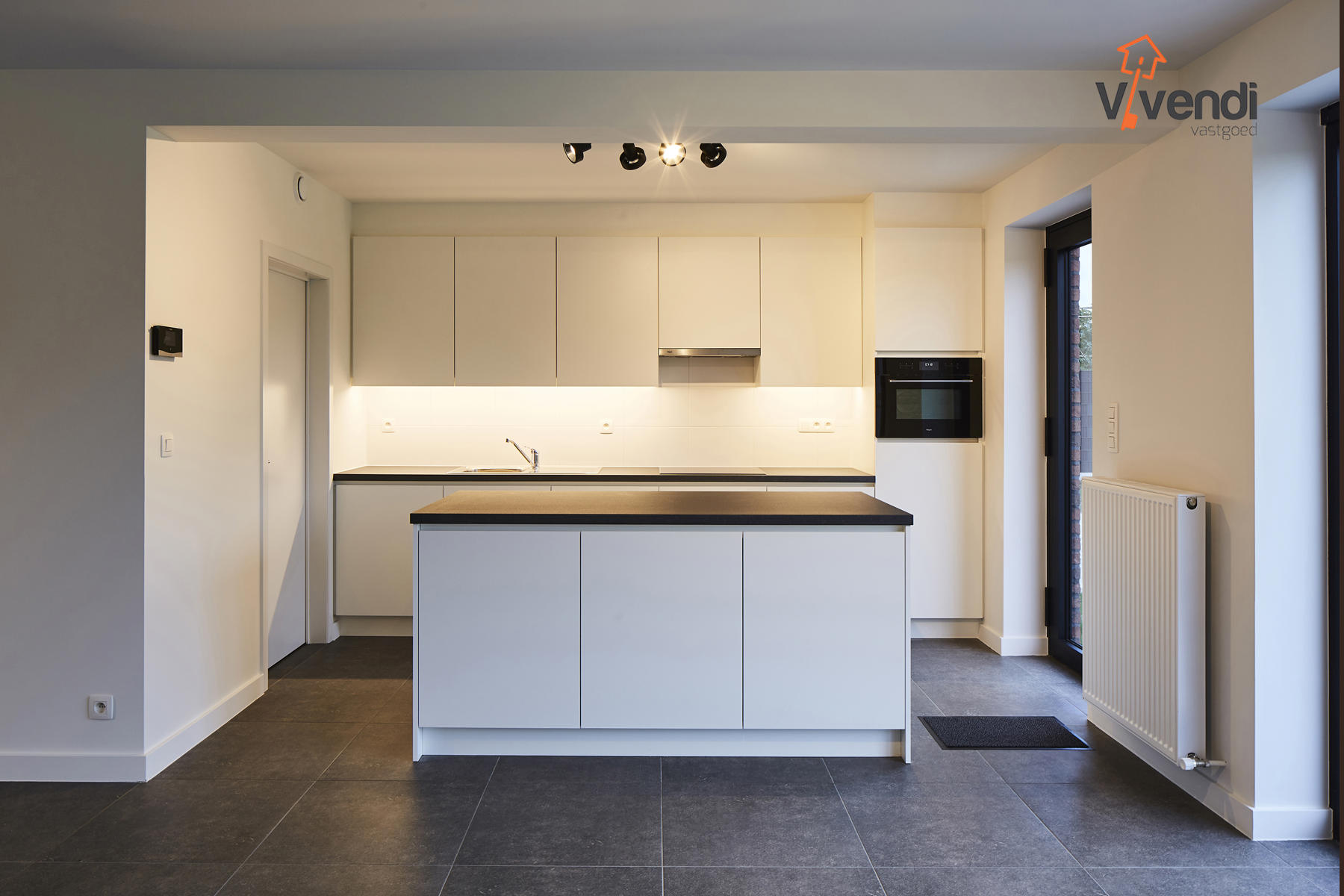Ruime en energiezuinige recente woning met 4 slaapkamers. - foto 5