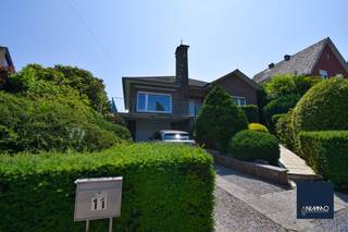 In het rustige en groene Veltem-Beisem (Herent), op de Bertemsebaan 11, wacht een woning vol mogelijkheden op een nieuwe eigenaar. Deze...