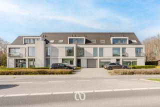 Cherchez-vous un appartement duplex prêt à emménager avec deux chambres, un grenier et une belle vue près du centre d'Oudenaarde ? Trouvé...