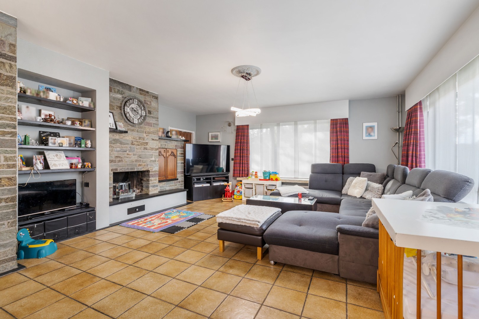 Bungalow met 4 slaapkamers op een centrale ligging - foto 5