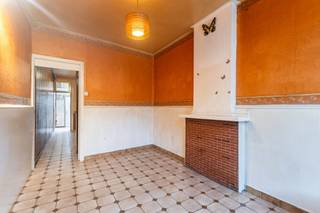 Cette maison à rénover est située au cœur de Grammont. Grâce à son emplacement central, vous vous trouvez à quelques pas des commerces, des écoles...