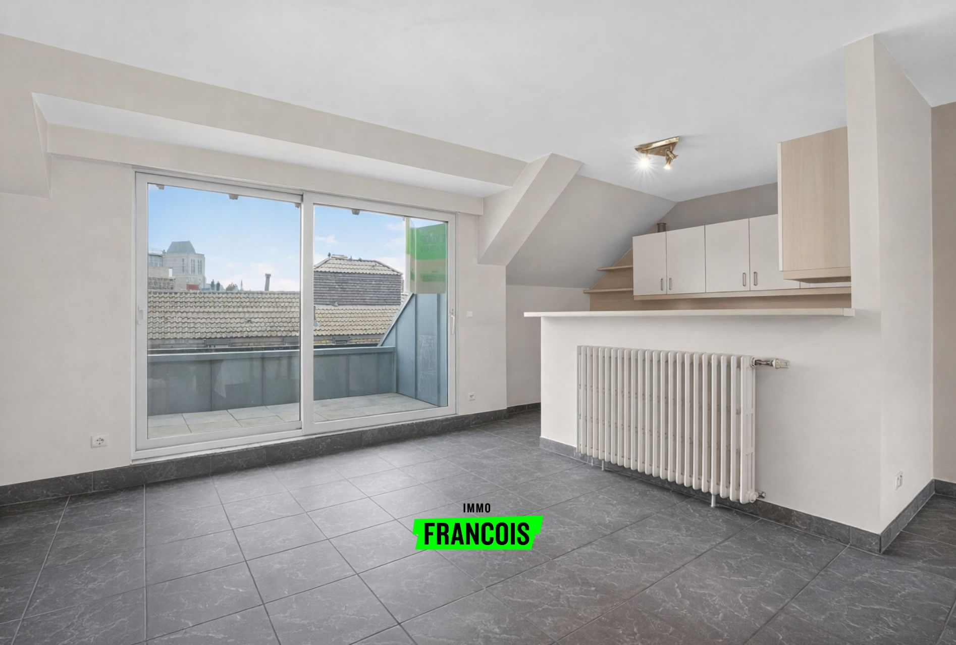 Ruim dakappartement in centrum Poperinge te koop! - foto 3