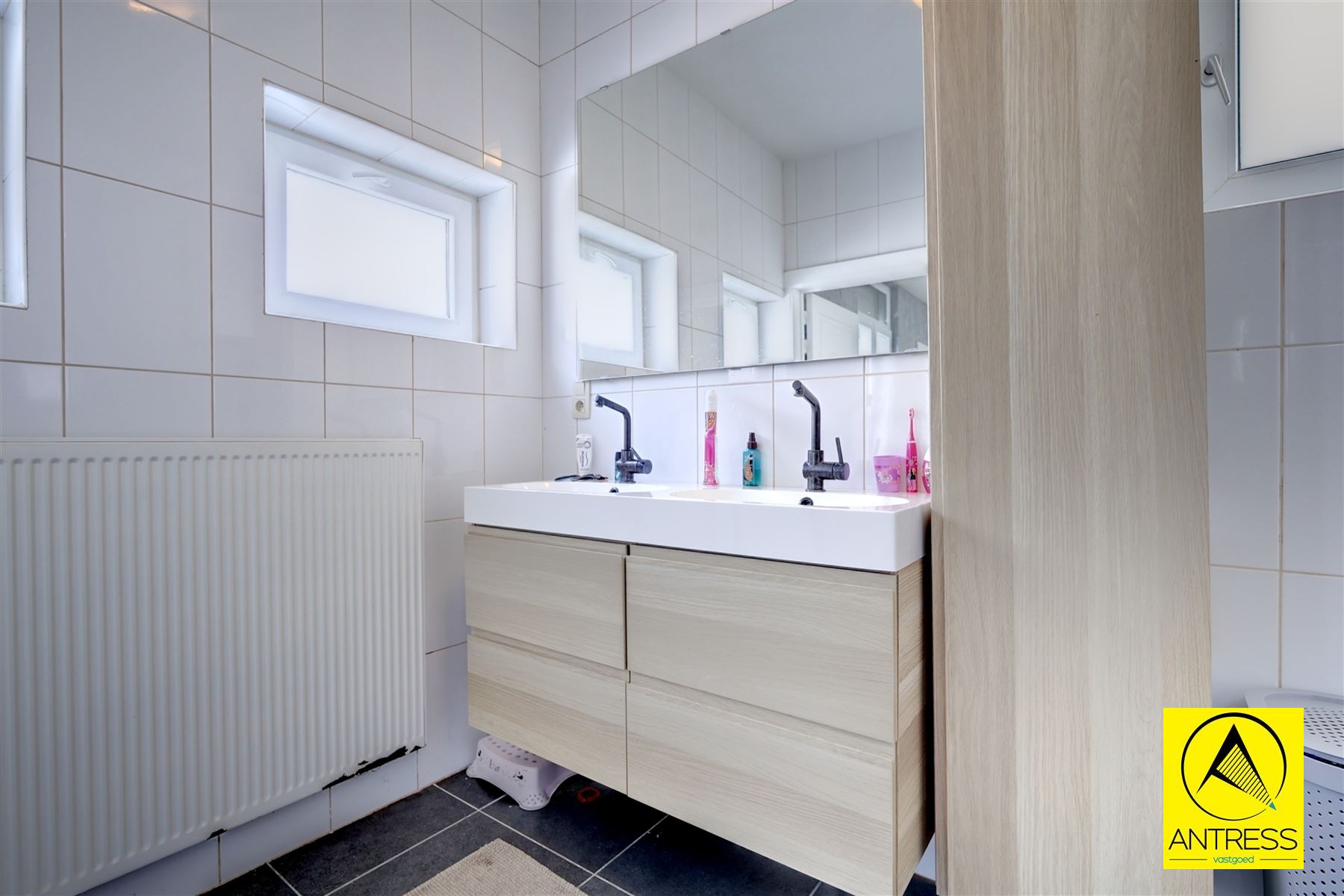 Gezinswoning met 3 slaapkamers op toplocatie - foto 5