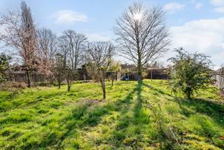 Ontdek deze verrassend ruime en veelzijdige woning, rustig gelegen nabij het centrum van Sint-Niklaas. Dankzij de centrale ligging geniet je van...