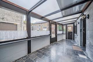 We Invest Ourthe-Amblève et Léna sont heureux de vous présenter cette maison située à Sprimont, offrant un beau potentiel après rénovation.Le...