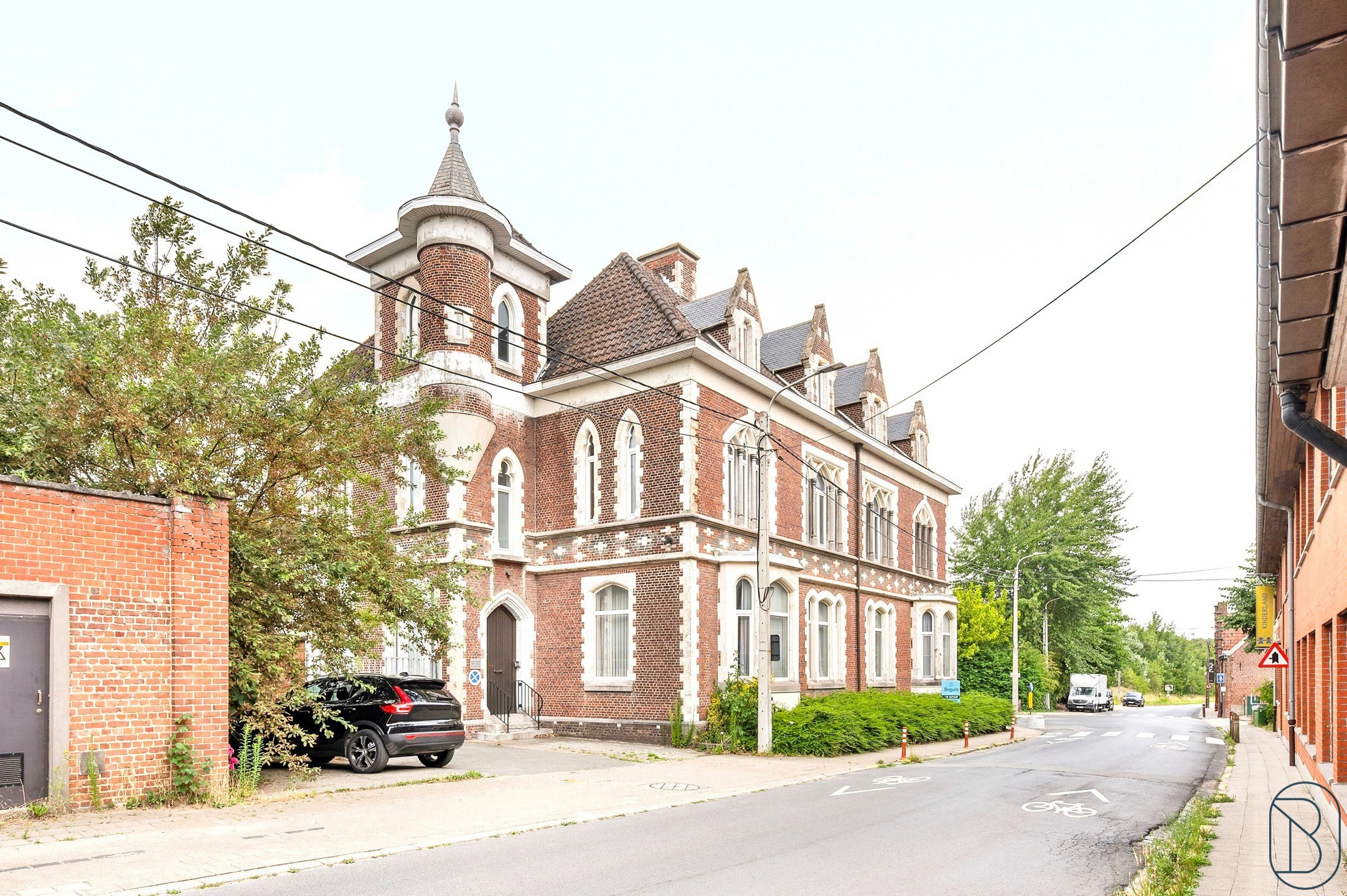UNIEKE HERENWONING met OPRIT, GARAGES en TUIN - foto 2