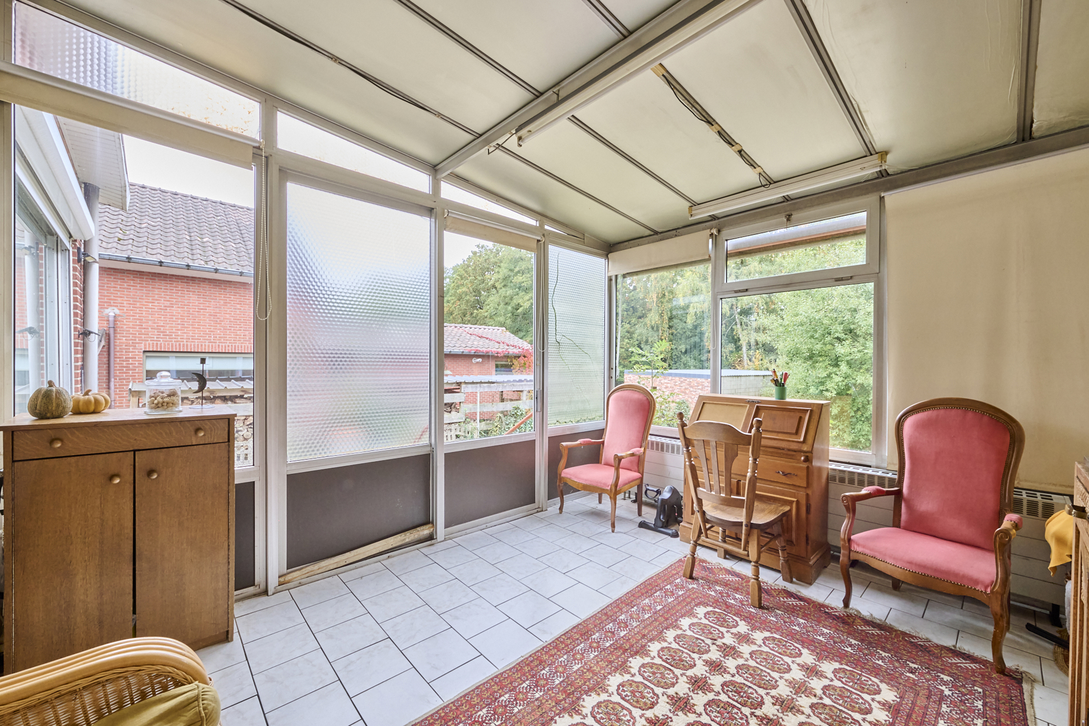 RUSTIG GELEGEN TE RENOVEREN WONING OP 10A 07 CA NABIJ HET CENTRUM - foto 5