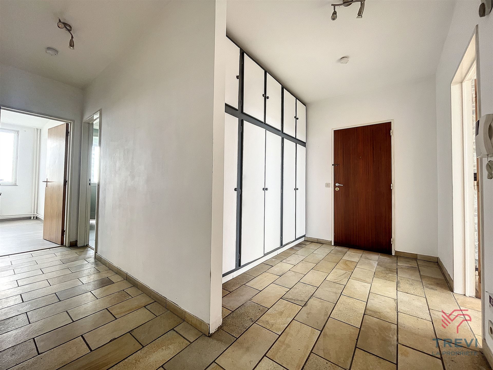 Apartment for rent in Charleroi with 2 bedrooms - photo 4