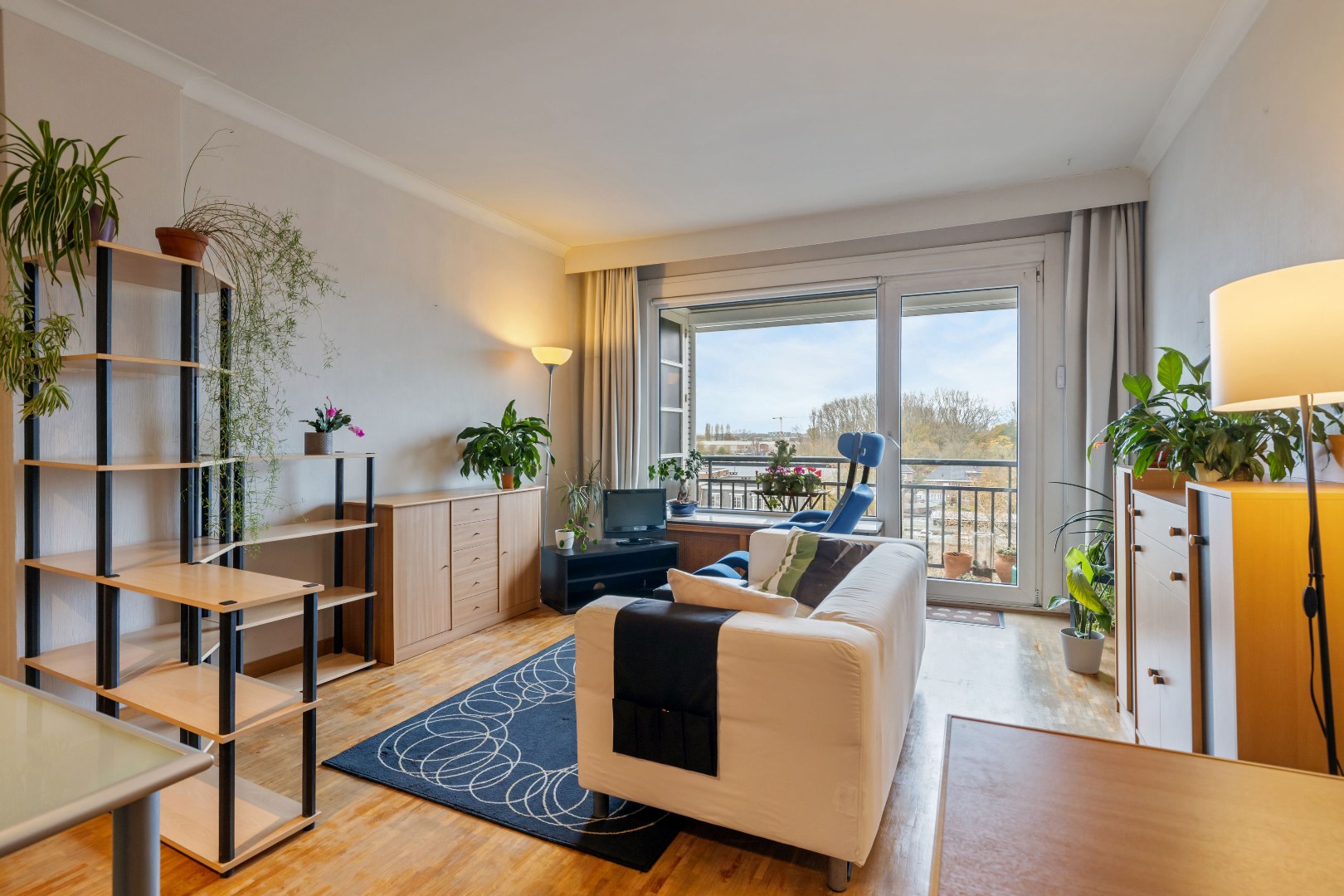 Lichtrijk appartement met 2 slaapkamers - foto 1