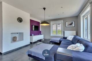 CHARMANTE GEZINSWONING MET 3 SLPKS IN MAASMECHELEN ! <br /><br />We vinden deze halfopen bebouwing met een bewoonbare oppervlakte van 153 m² terug op een perceel van 8a 80ca in Maasmechelen. <br /><br />Voor meer informatie, neem zeker een kijkje op onze website via de volgende link:<br />https://www.sterkvastgoedmakelaars.be/detail/te-koop-woning-maasmechelen/7617046?dosearch=True&flowstatus=ForSale,ForSaleReserved,ForSaleWithBid,ToCompleteForSale,SoldUnderReserve,Sold&pageindex=1&pagesize=12&searchpage=ForSale&sortdirection=DESC&sortfield=pub_flowstatus&transactiontype=Sale