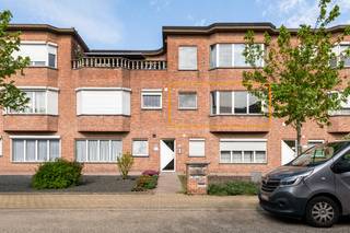 DE PRIJS IS INCLUSIEF DE ONDERGRONDSE AUTOSTAANPLAATS - Dit instapklaar appartement is prima gelegen in een rustige residentiële wijk in het...