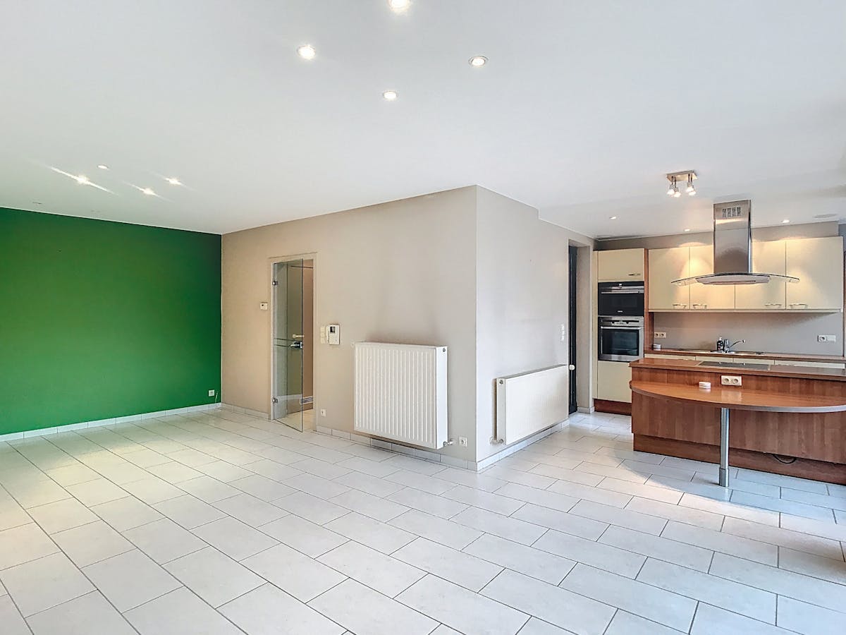 Appartement au premier étage avec ascenseur et garage dans le centre de Poperinge - photo 2