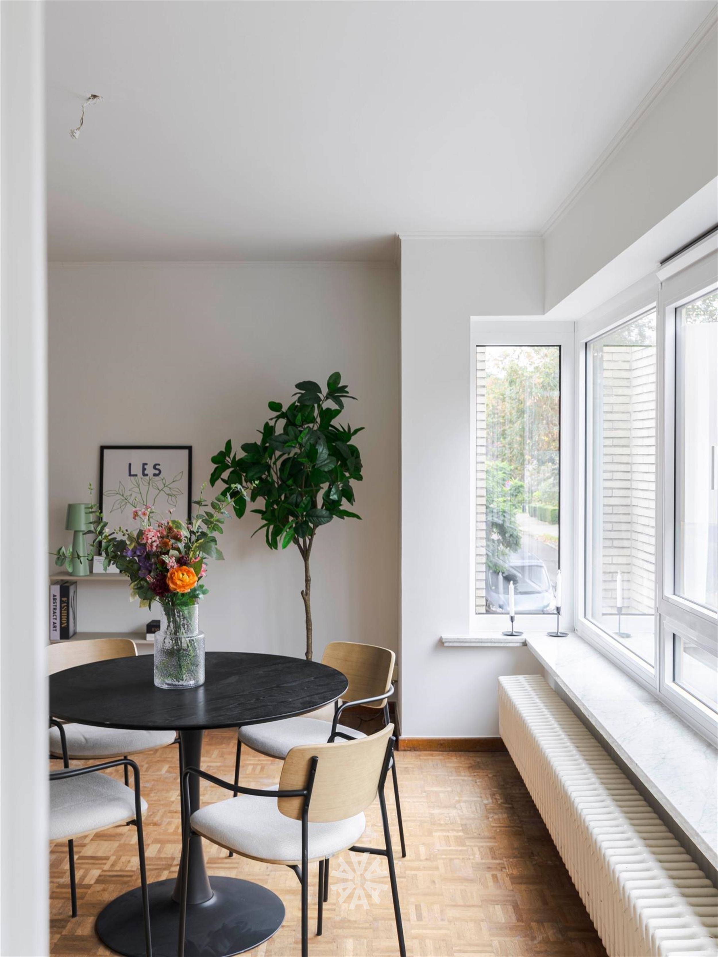 Stijlvol appartment met twee slaapkamers en authentieke elementen - foto 5