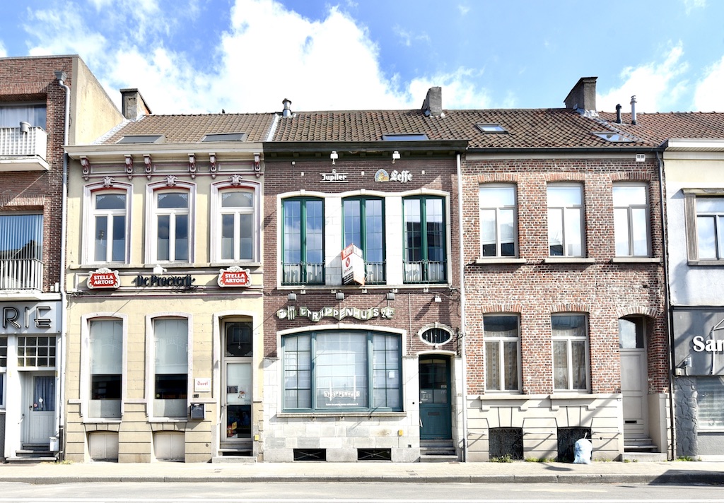 Prachtig ruim handelspand met restaurant voor 1.200 EUR/mnd - foto 1