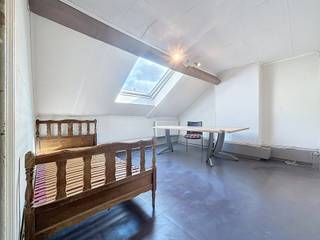 We Invest Huy vous présente cette colocation dans une maison à deux pas de la gare de Huy, disponible immédiatement ! Idéal pour débuter...