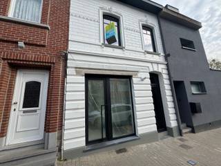 Appartement à louer à GeraardsbergenVous recherchez un appartement spacieux et prêt à emménager ? Alors ce magnifique appartement est exactement ce...