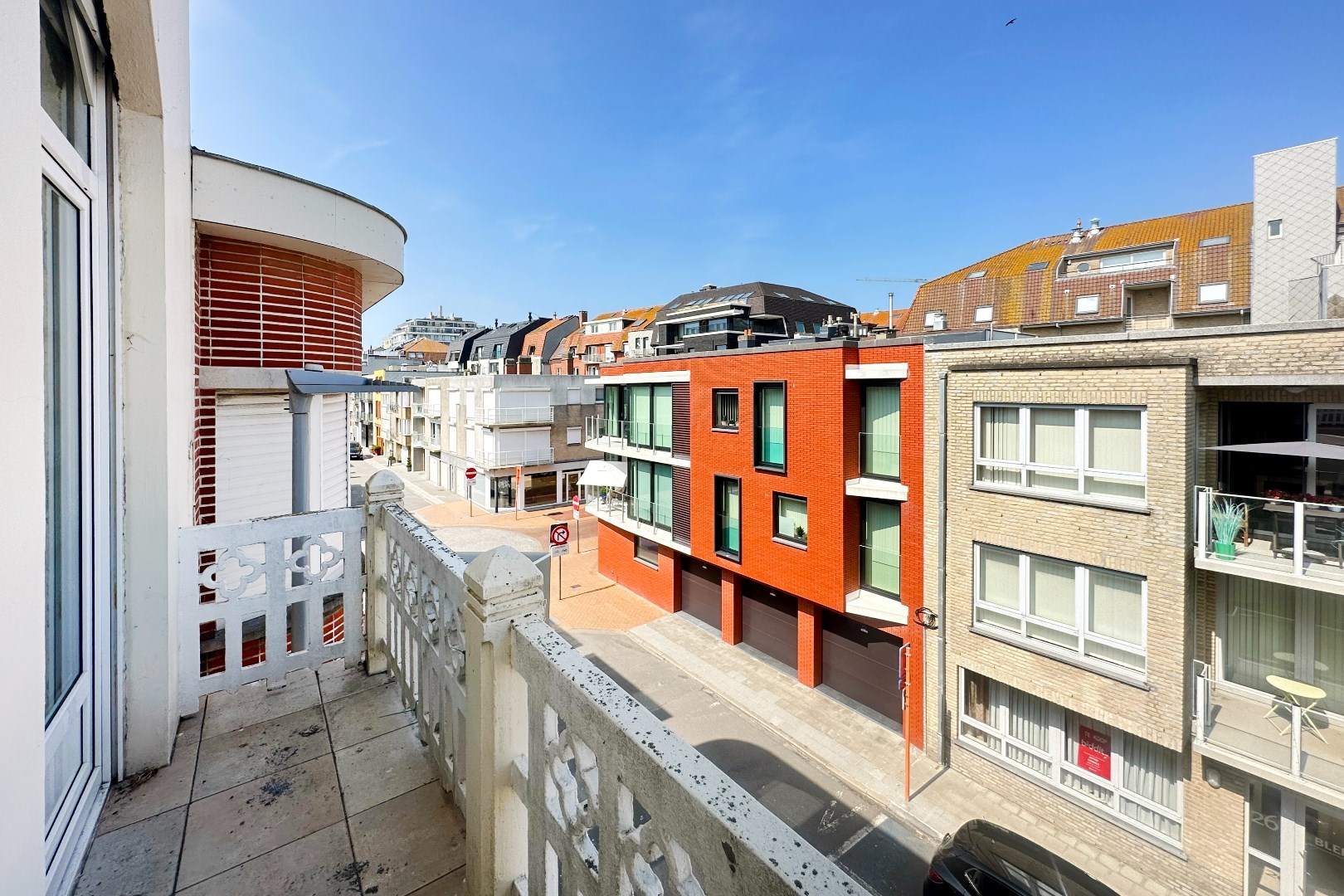 Prachtige interbellumwoning onderverdeeld in drie ruime appartementen - foto 2