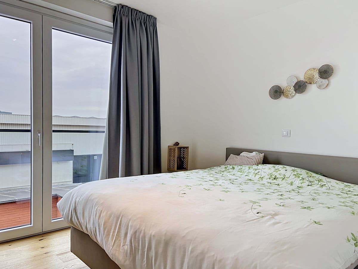 Woning met 2 slaapkamers en ruim terras te Roeselare. - foto 5