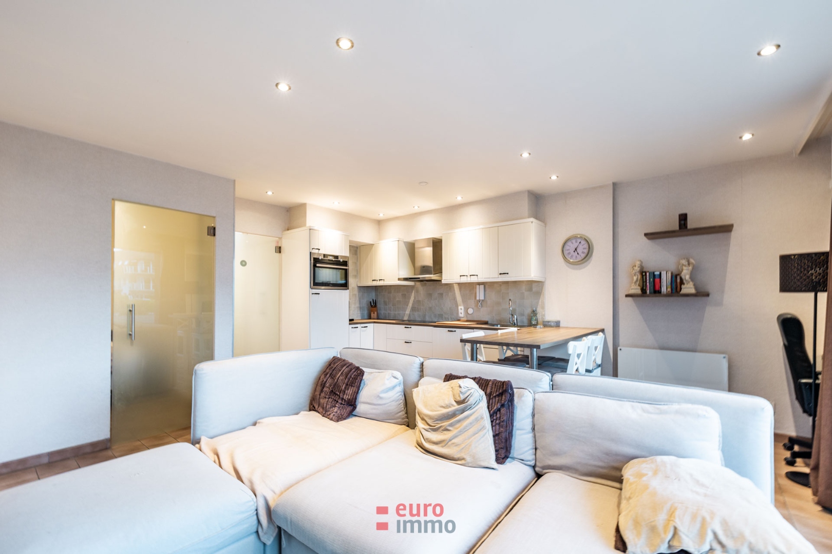 Studio orienté sud avec coin nuit et très grande terrasse ! - photo 5