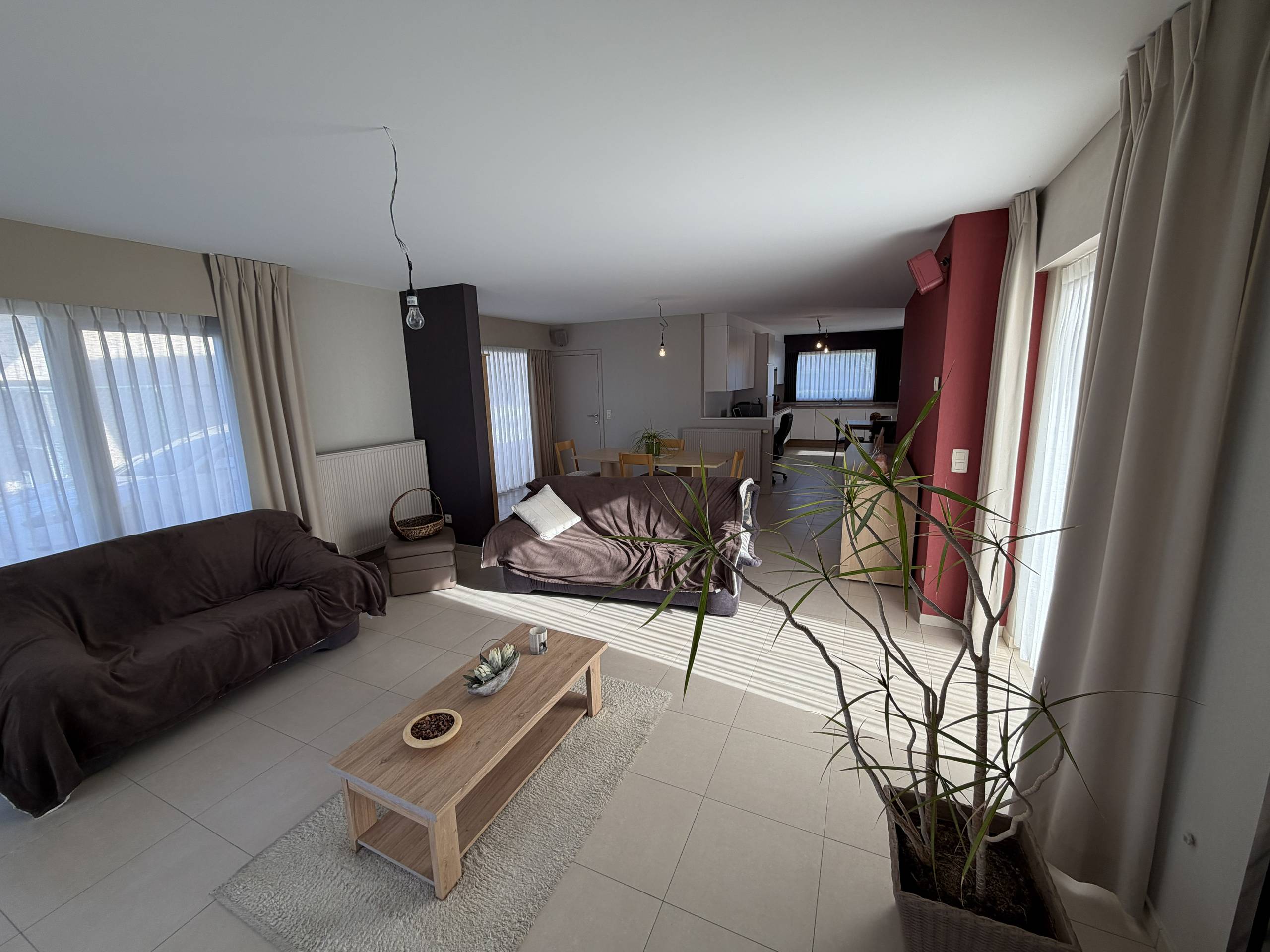 Ruime recente energiezuinige woning met tuin in Beitem - foto 4