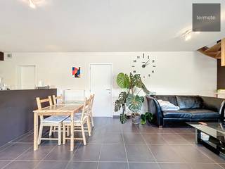 Instapklaar duplex appartement met ruime garage & autostaanplaats!Met plezier stellen we dit aangenaam duplex appartement voor met een bewoonbare...
