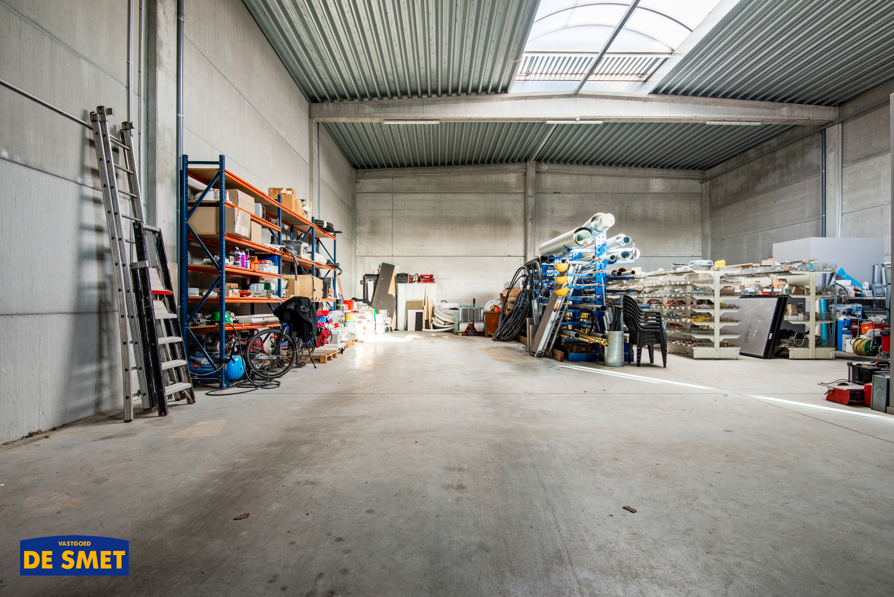 Magazijn met optie tot open bureelruimte op 1ste verdieping - foto 2