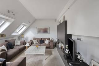 Découvrez cette charmante maison bien entretenue, construite en 1992, située dans une impasse calme et adaptée aux enfants à deux pas de...