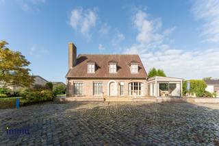 AANGEPASTE PRIJS ! Bent u op zoek naar ruimte, rust en tal van mogelijkheden? Deze prachtige woning, gelegen op een riant perceel van maar...