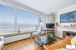 Ruim appartement met frontaal zeezicht in klein gebouw met één appartement per verdieping. Het appartement is zeer goed gelegen op de Zeedijk...