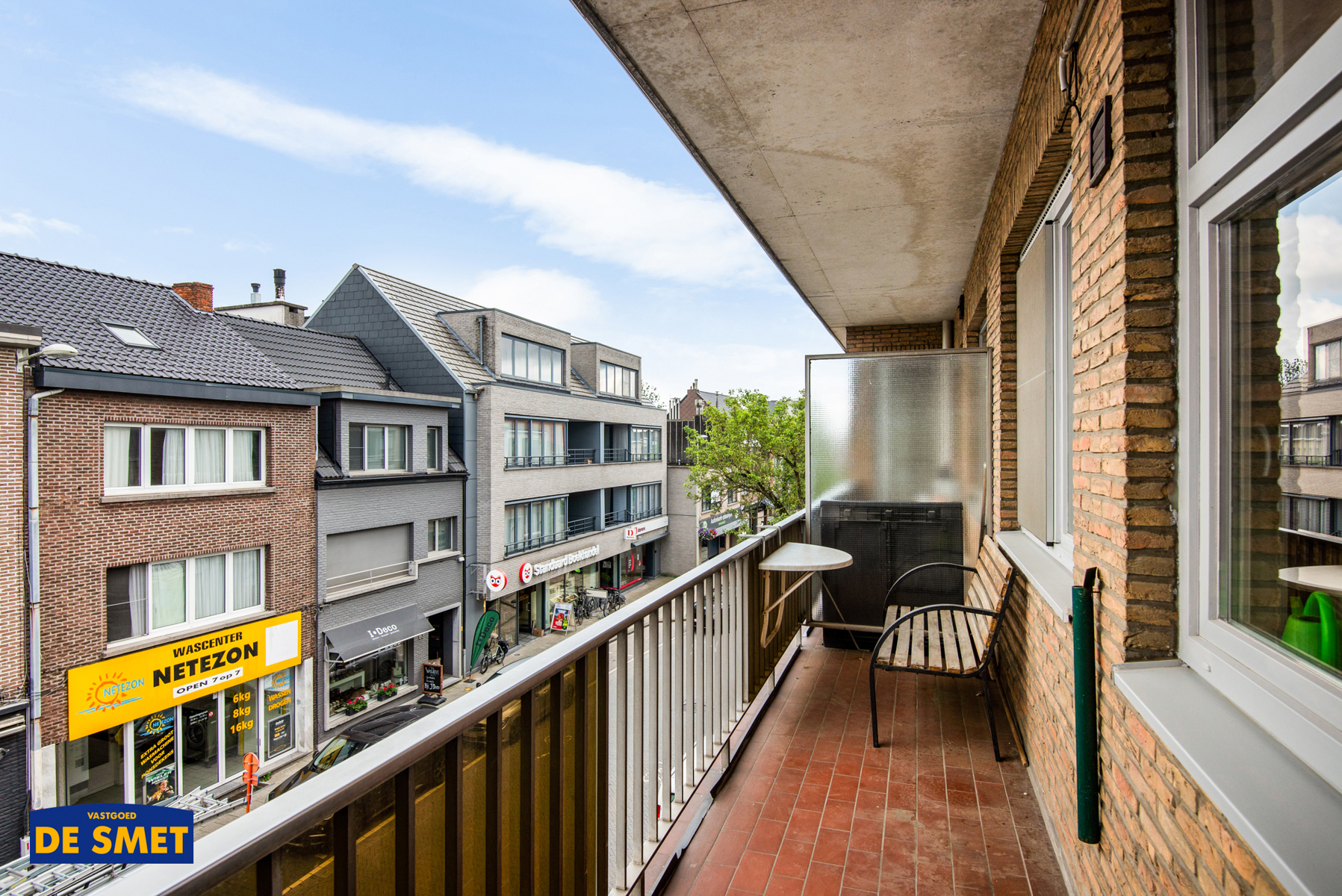Volledig vernieuwd appartement met terras in het centrum - foto 4