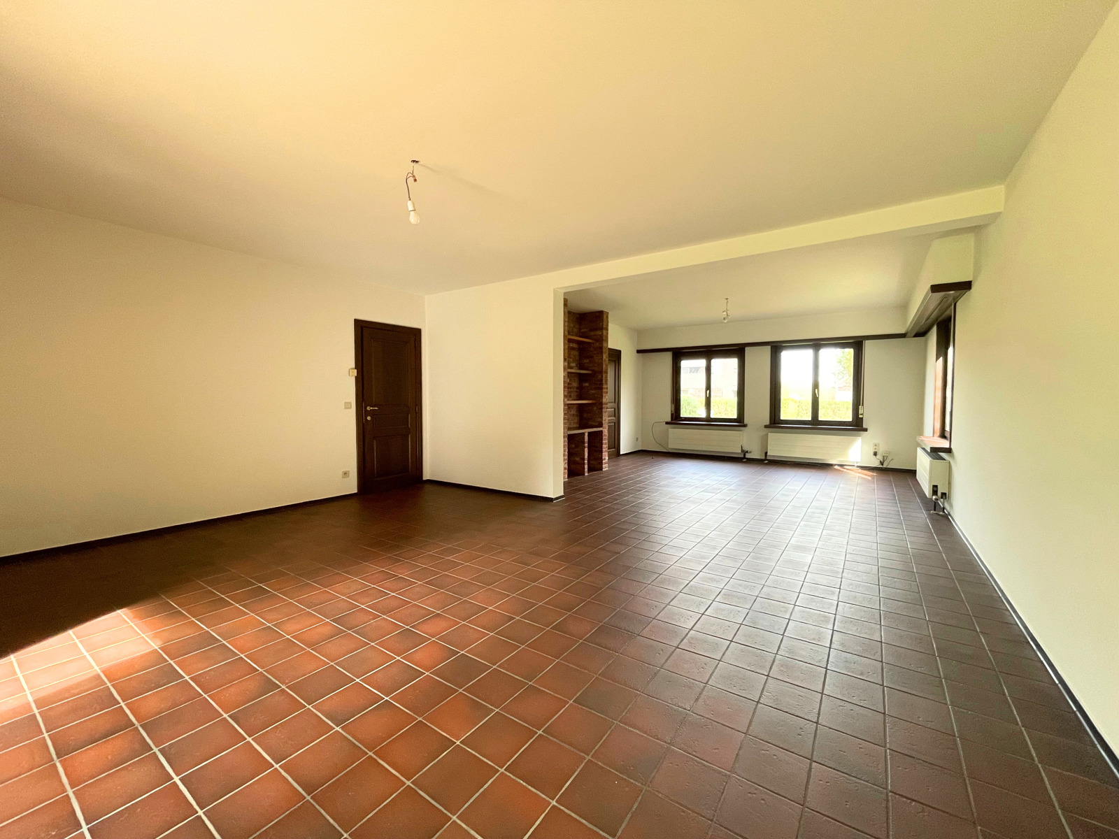 ZEER RUIME HALFOPEN BEBOUWING MET 4 SLPK EN ZUIDTUIN - foto 5