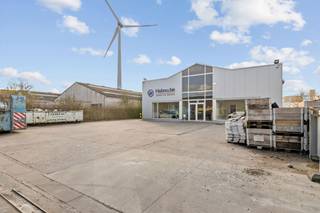 Instapklaar bedrijfspand te koop op 2.900m² grond in industriezone Hoogveld in Dendermonde, strategisch gelegen nabij N41 (Rijksweg) met...