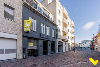 Prachtig handelspand plus appartement te koop in hartje Mol nabij het vernieuwd Rondplein!Dit handelspand dat kan dienen voor verschillende...