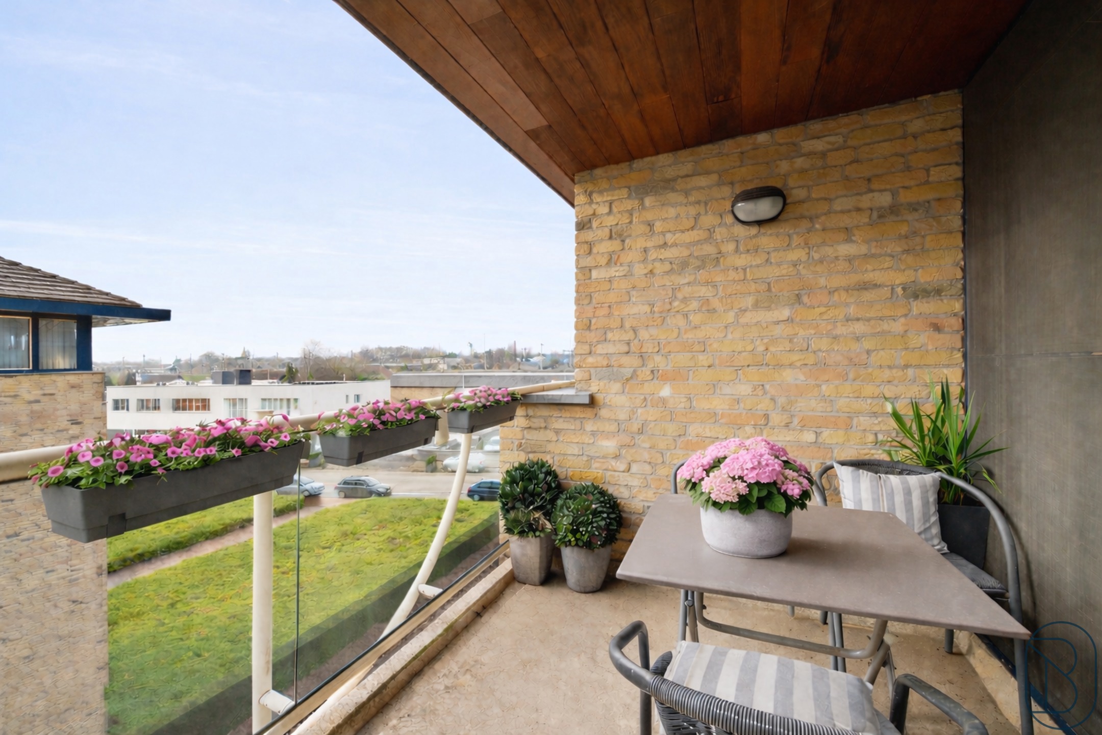 Ruim duplexappartement met 3 slk, terras en garage - foto 2