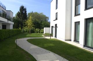 𝗧𝗘 𝗞𝗢𝗢𝗣: Modern & energiezuinig villa-appartement (mét ondergrondse parkeerplaats + kelderberging)Zoekt u een modern en instapklaar appartement...