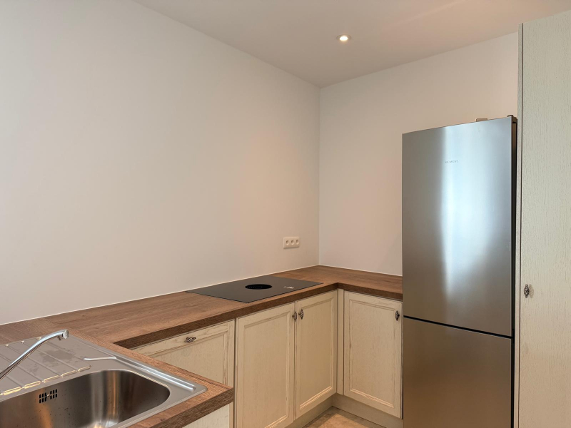 Prachtig gerenoveerd 1-slaapkamerappartement in het hart van Hasselt! - foto 5
