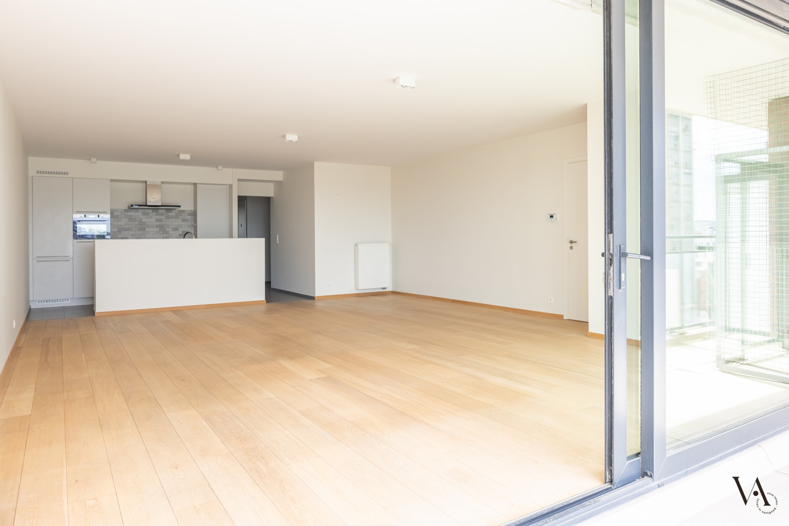 Ruim appartement met 2 slaapkamers en prachtig uitzicht over de jachthaven en het historische centrum - foto 4