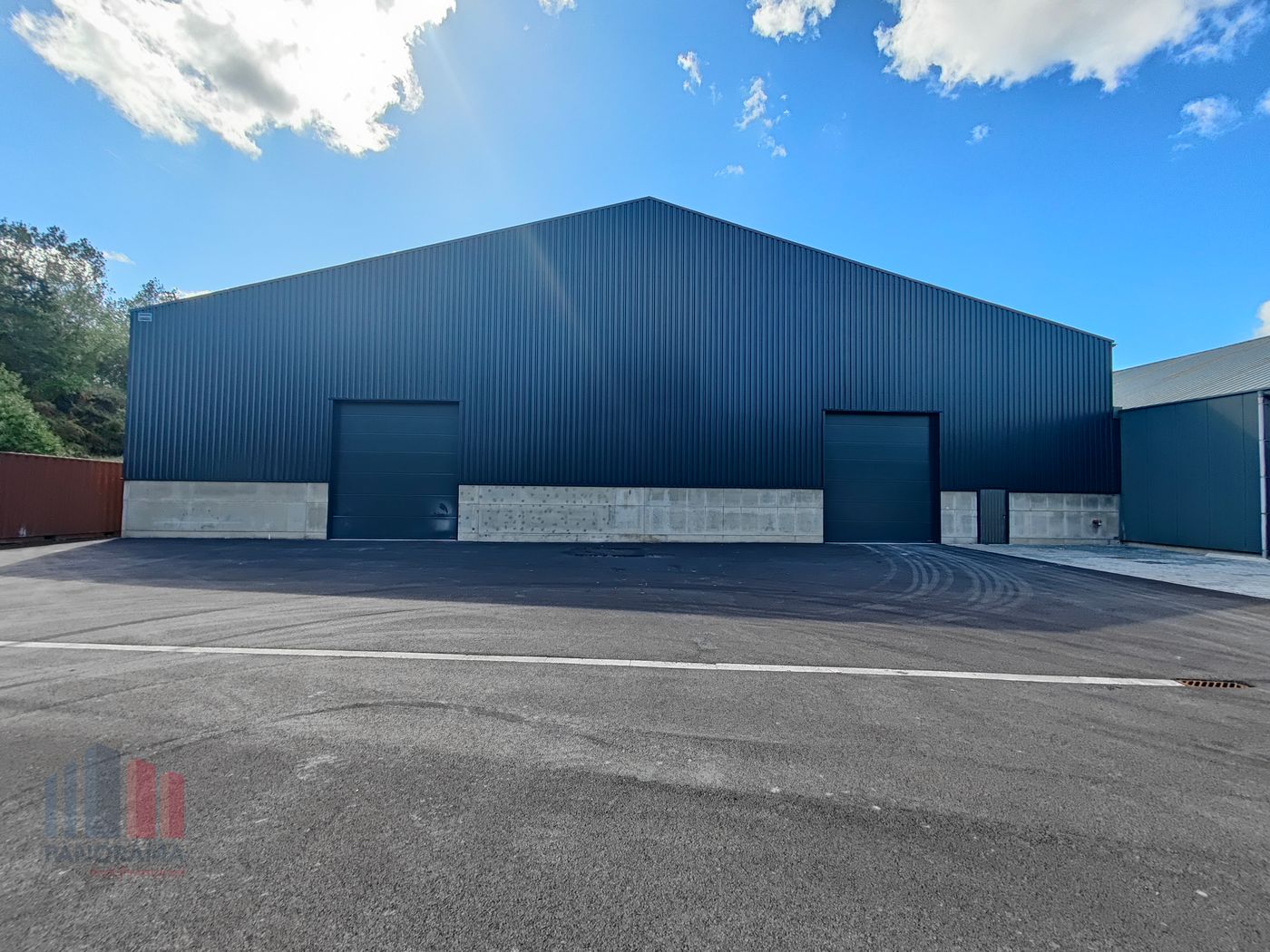 2.124 m² bedrijfsgebouw te huur net NAAST E40 - foto 1