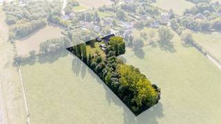 À la recherche d’espace, de tranquillité et de caractère dans un emplacement de choix ?Cette propriété unique, située sur un terrain de pas moins de...