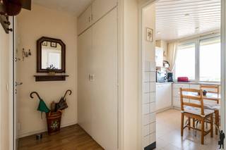 Gezellig appartement met prachtig uitzichtDit tweeslaapkamerappartement (ca. 80 m²) is gelegen op de veertiende verdieping in een rustige straat...