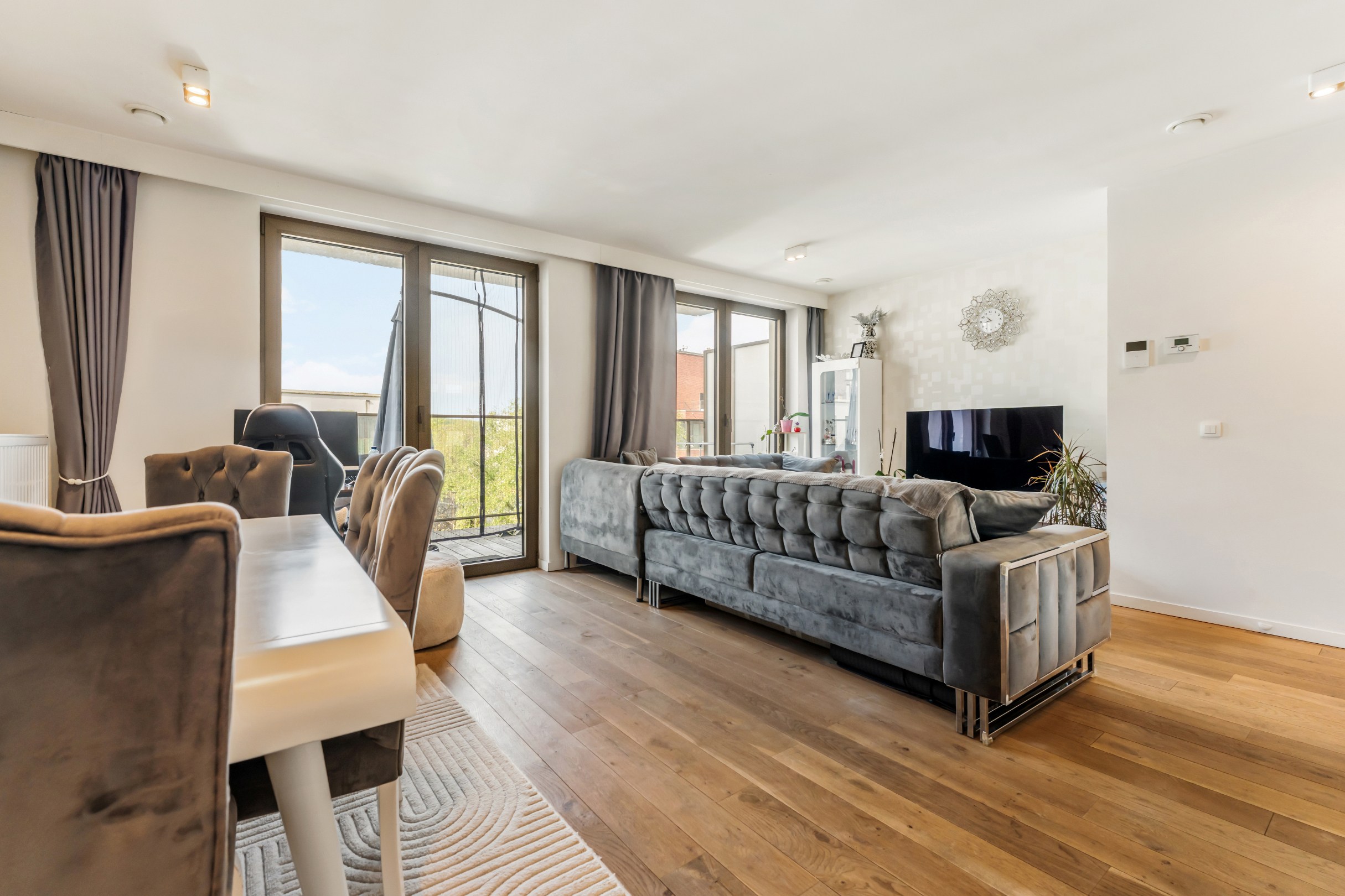Appartement met 2 slaapkamers en ruim terras - foto 2