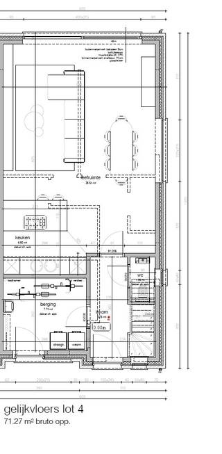 Deze halfopen bebouwing is gelegen aan de Blauwe Sluis in Bredene, op een gunstige ligging met een vlotte bereikbaarheid richting centrum, kust en omliggende gemeenten.<br />Achteraan geniet je van volledige rust: de woning paalt aan open velden, wat zorgt voor een prachtig, weids uitzicht en een groot gevoel van ruimte en privacy.<br />Deze nieuwbouwwoning is zeer energiezuinig (E-peil 30) en is ingedeeld als volgt:<br />- gelijkvloers: inkomhal, grote (fietsen)berging, apart toilet, lichtrijke woonkamer met open, geïnstalleerde keuken en diepe, zonnige tuin;<br />- eerste verdieping: nachthal, 3 volwaardige slaapkamers, apart toilet en badkamer.<br />- zolder<br />De koper heeft de mogelijk om, mits meerprijs, de zolder volledig te laten afwerken door de bouwheer (inclusief het doortrekken van de trap).<br />Aan de voorzijde is er een private oprit. Daarnaast is er (gratis) parkeergelegenheid in de straat.<br />Deze woning is praktisch ingedeeld met oog voor licht, ruimte en energiezuinig wonen. Dankzij de halfopen structuur geniet je bovendien van extra privacy én veel natuurlijk lichtinval!<br />De koper heeft deels nog inspraak in de stijl en afwerking van de woning voor zover deze zaken nog niet werden vastgelegd door vergunning of bestelling van materialen.<br />De vermelde prijs is exclusief BTW en andere kosten. Contacteer ons voor een gedetailleerde prijsberekening!