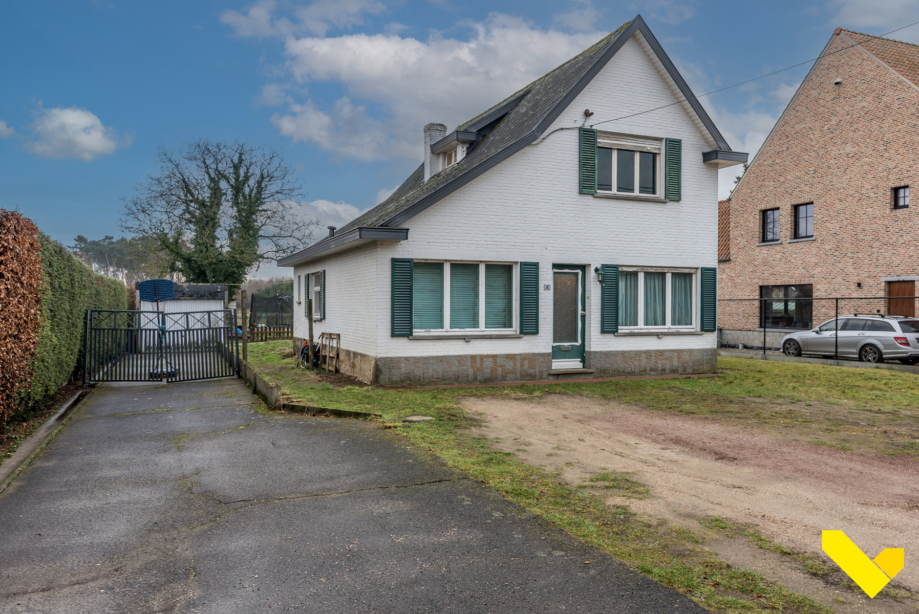 Te renoveren woning met rustige ligging op prachtig perceel. - foto 2