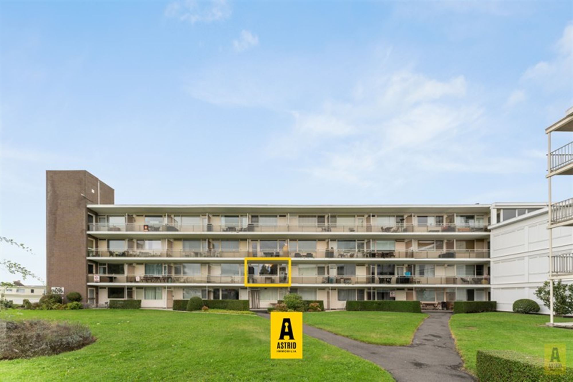 Instapklaar (gerenoveerd) lichtrijk appartement met terras in groen domein! - foto 4