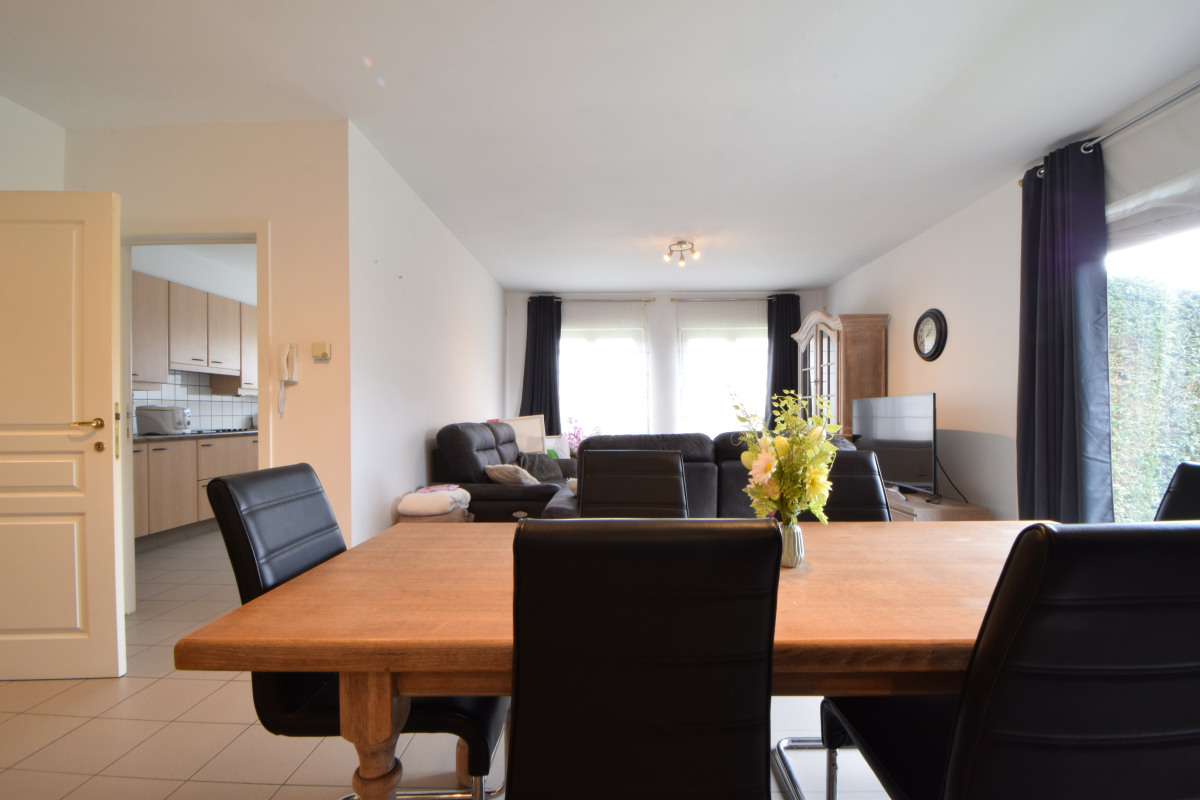 Gelijkvloers appartement met 2 slaapkamers met tuin en garage.  - foto 4