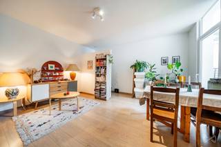 SAINT-GILLES – Ideally located, in a charming building, We Invest offers you this 1-bedroom apartment with balcony of approximately 41m² composed...